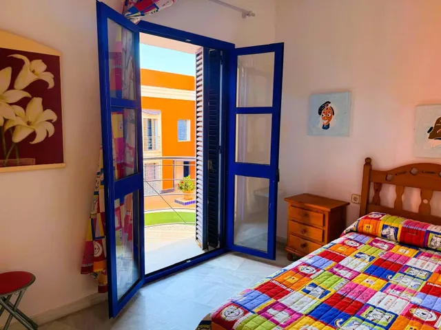 ALQUILER EN LOS CISNES -3 DORM. Y 2 BAÑOS — 11