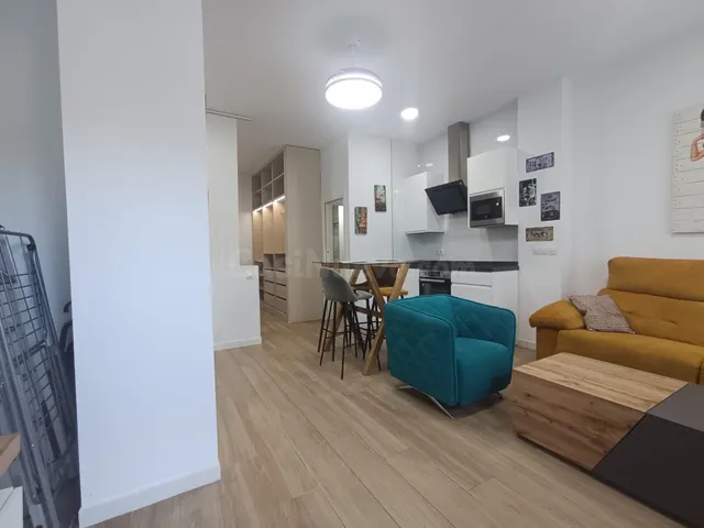 Loft Moderno y Climatizado en Zona Carlos III - foto 3