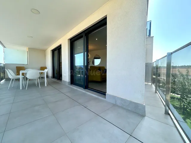 Apartamento de 3 dormitorios con vistas al mar y gran terraz - foto 5