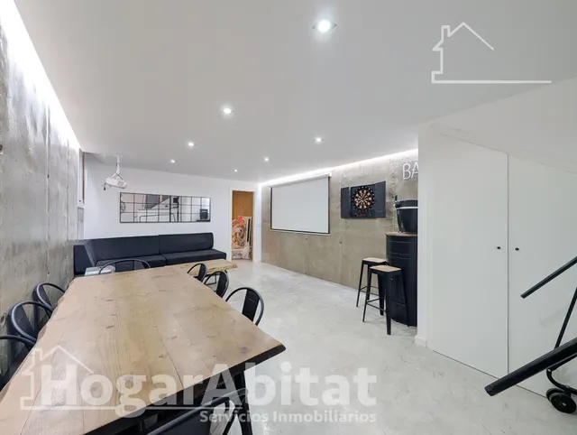 ¡Precioso Chalet! Seminuevo, amplio y luminoso, con piscina privada, garaje y jardín — 31