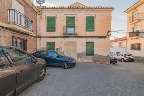 Casa con Encanto Histórico en el Centro de Otura