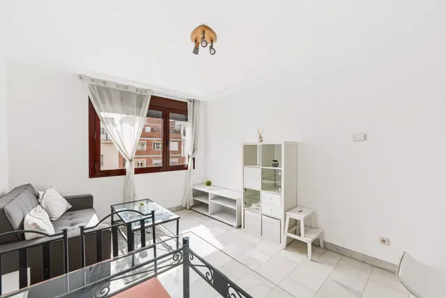 6ª PLANTA EXTERIOR: LUZ, TRANQUILIDAD Y EXCELENTE UBICACIÓN EN CHAMBERÍ. — 12