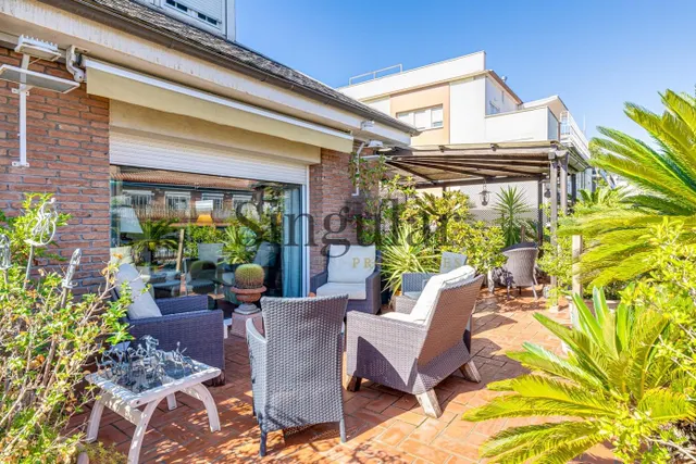 Ático dúplex con piscina privada y espectaculares terrazas junto al parque de Monterols — 18