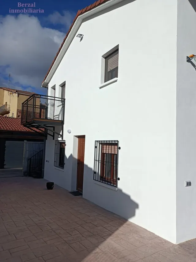 Casa para entrar a vivir de 99 metros  mas 16 metros de bodega con asador  en Matute - La Rioja — 24