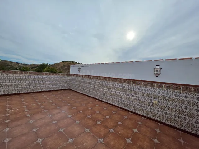 AMPLIA CASA EN CUEVAS BAJAS SALE A LA VENTA¡¡¡¡¡¡¡¡¡¡¡ - foto 2