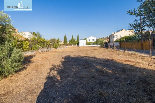Compra tu parcela para hacer la casa de tus sueños a 5 min de Granada. Huétor Vega — 10