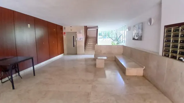 Espectacular Ático Esquinero con Licencia Turística, Plaza de Parking y piscina comunitaria. — 16