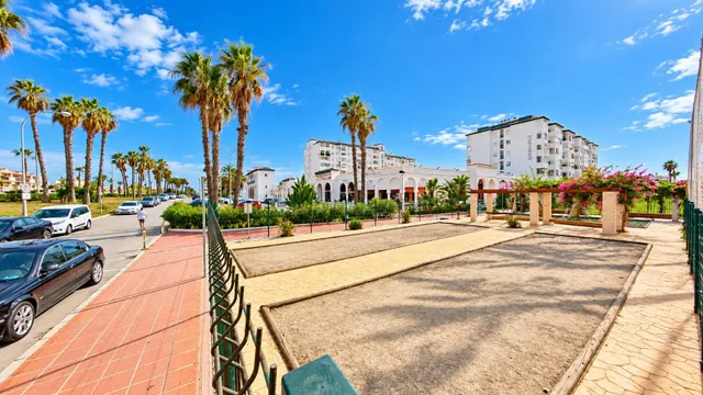 Exclusivo piso todo exterior en Laguna Beach, Torrox — 16