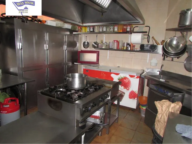 AMPLIO RESTAURANTE LISTO PARA INICIO DE ACTIVIDAD — 8
