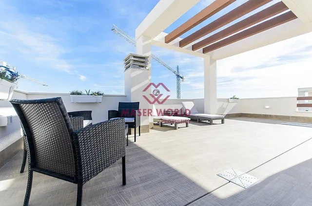 VILLA DE OBRA NUEVA EN PLAYA HONDA — 40