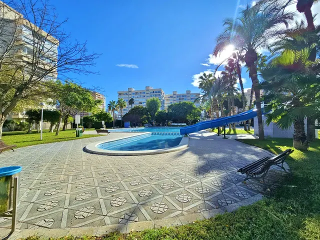 Vive la luz y el espacio en este amplio piso de Garden Playa! — 8