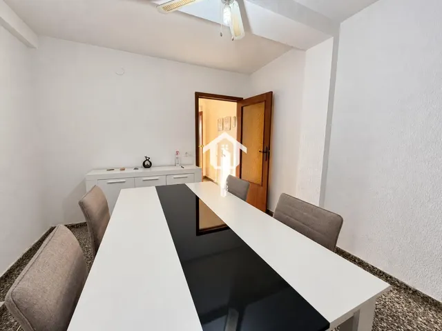 Ático en exclusiva totalmente reformado de 56 m2 con terraza en zona benalúa de Alicante: edificio con ascensor — 17