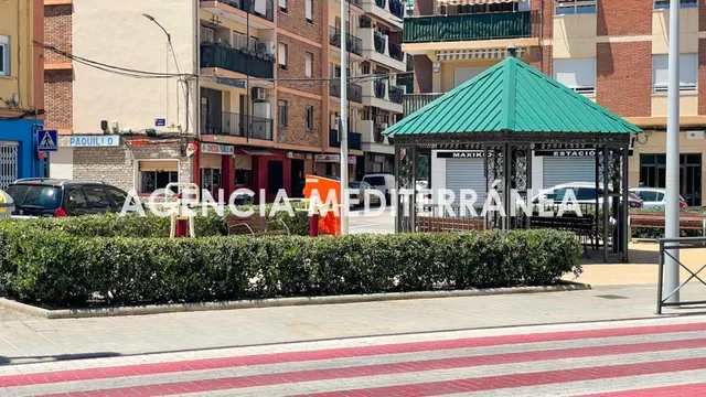Amplio y luminoso piso en Burjassot, junto al metro — 18