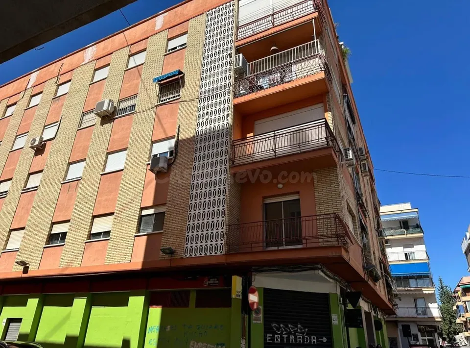 ¿Buscas un piso para reformar y crear tu propio hogar? ¿O quizás una OPORTUNIDAD de inversión en Murcia?