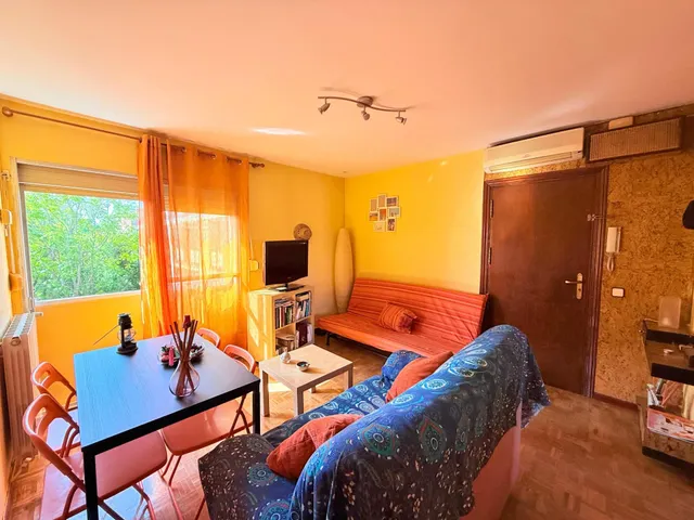 Piso exterior con ascensor en Villaverde · 2 dormitorios · Bien comunicado · Madrid — 14