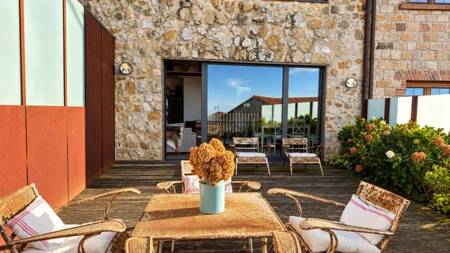 Vivienda con terraza y vistas al mar en canales — 11