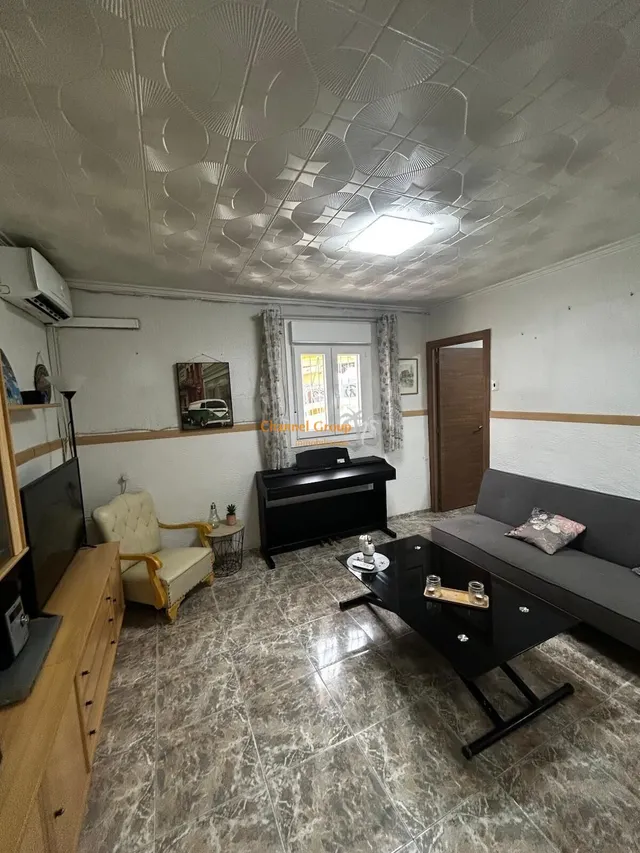 Se vende planta baja en zona la rata. — 14