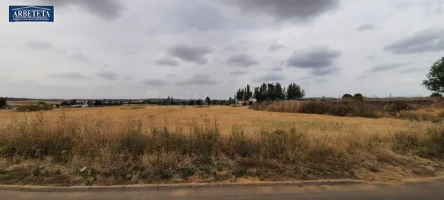 INMOBILIARIA ARBETETA PONE EN VENTA TERRENO URBANIZABLE EN H - foto 5