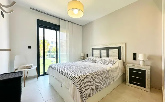 Se vende ático de 2 dormitorios en la primera planta con solárium privado en Oasis Beach XII, El Raso, Guardamar del Segura — 19
