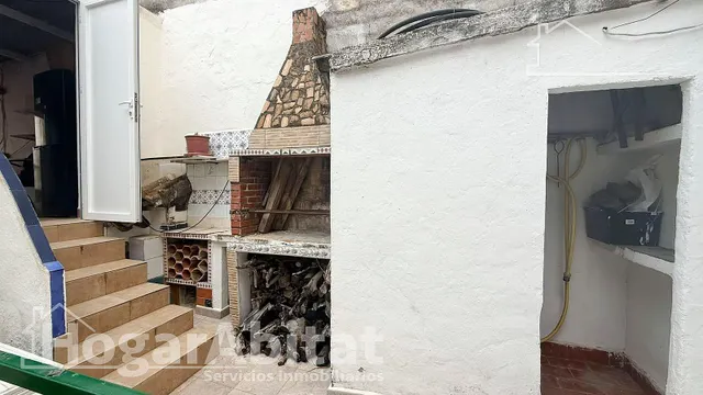 ¡Cerca del puerto! Casa espaciosa y semireformada con gran terraza, toda amueblada — 34