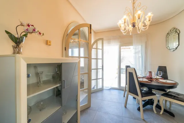 Maravillosa villa de una sola planta (aprox. 161 m2) con gran piscina privada. Cerca de colegios, del La Zenia Boulevard, ¡y a tan solo 15 minutos a pie de Playa Flamenca! — 23