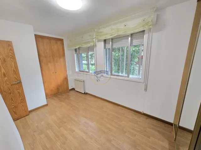 COQUETO APARTAMENTO SIN AMUEBLAR DE 2 DORMITORIOS EN COIA - foto 3