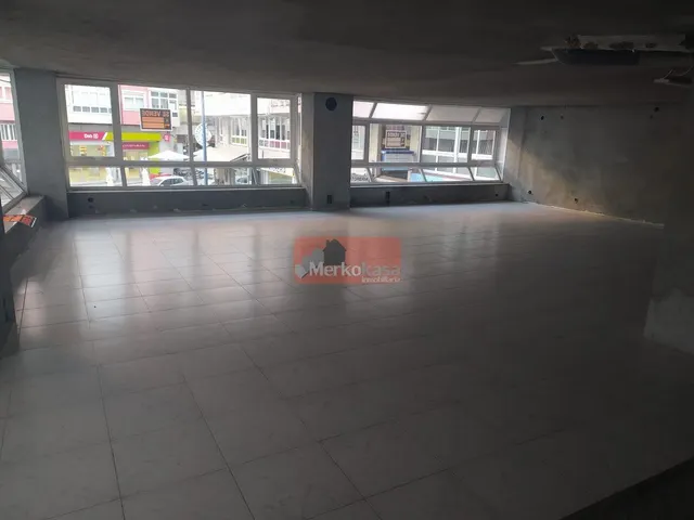 SE VENDE BAJO COMERCIAL ACONDICIONADO — 7