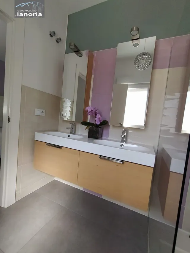 Grupo la Noria Vende Chalet Urbano de 370m2 a pocos km de Albacete. — 19