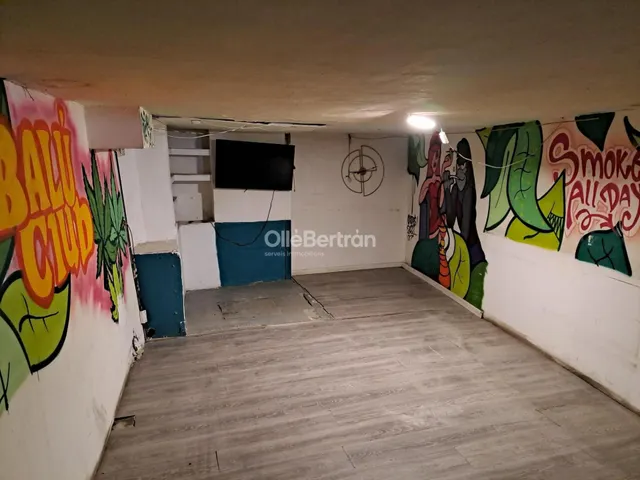 LOCAL COMERCIAL EN VENTA EN CALLE DEL CORREU VELL — 15