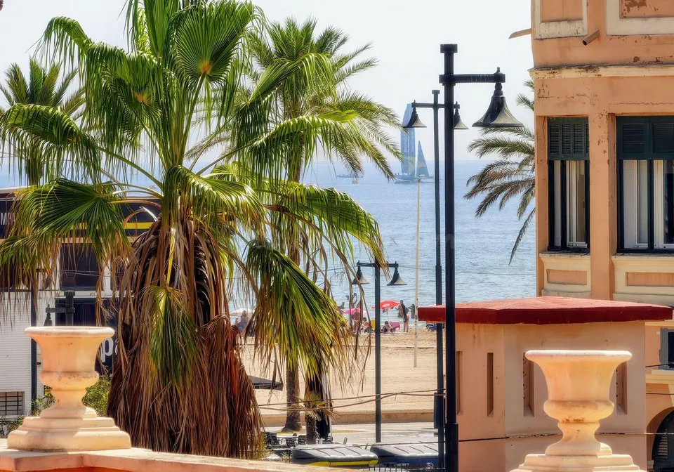 Tríplex 8 habitaciones en venta - Playa de la Malvarrosa