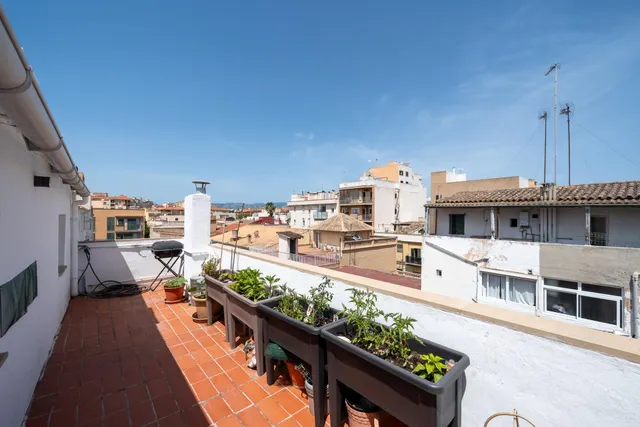 VENTA PISO CON TERRAZA — 35