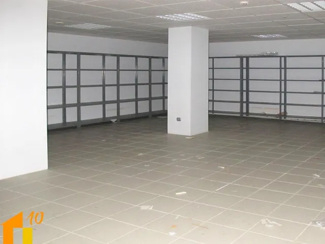 Local en venta en avd. Del Cid. — 19