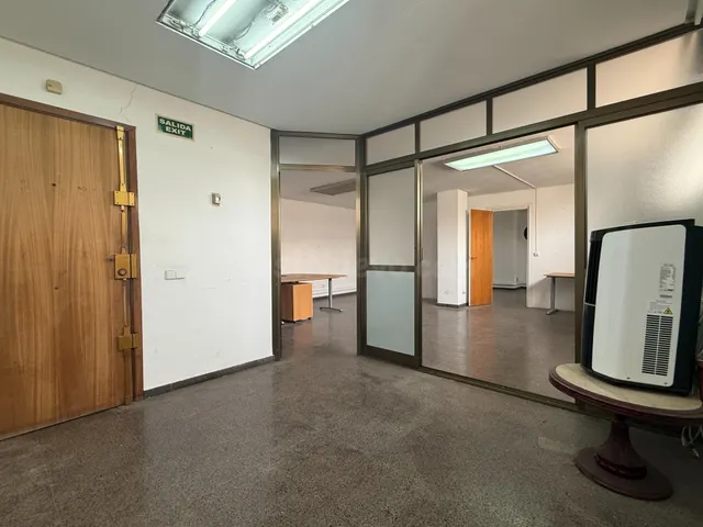 Oficina 95m² en alquiler - La Missió - foto 3
