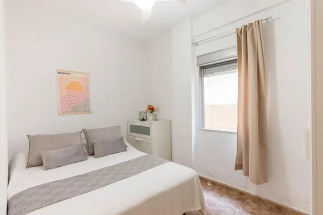 PLANTA BAJA A 200 METROS DE LA PLAYA — 18