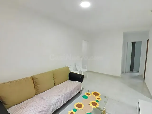 Piso exterior de 3 habitaciones en planta baja en Can Puiggener, Sabadell — 2