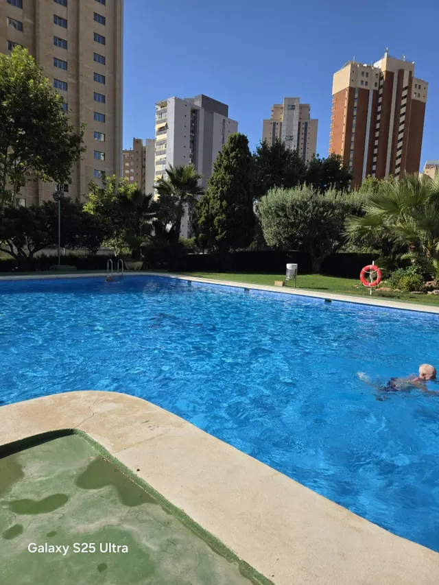 Apartamento con vistas al mar, piscina y parking — 22