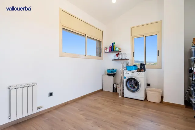 CASA ESQUINERA EN RESIDENCIAL AIGÜESVERDS DE REUS — 46