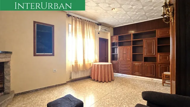 Oportunidad - Amplia casa de 197 m2 con 4 dormitorios y terraza en Benissanó — 14