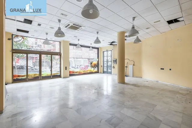 LOCAL COMERCIAL EN ARABIAL JUNTO HIPERCOR — 8