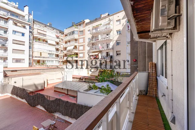 Turó Park – Mestre Nicolau | 70 m2 reformados con balcón y suelos de roble — 36
