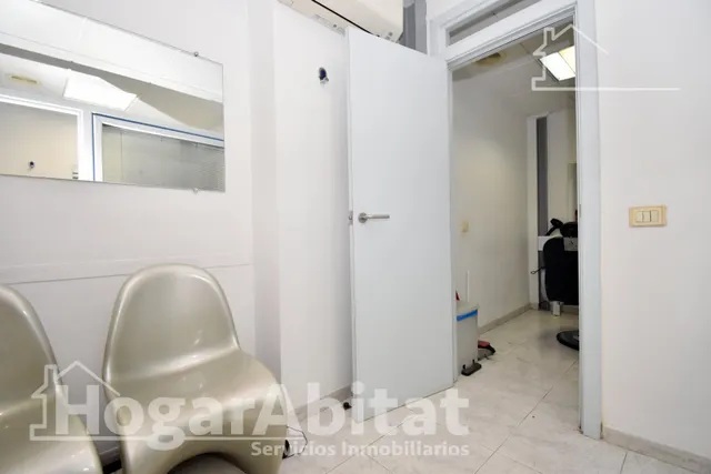 AMPLIA CASA CON TERRAZA Y MUCHAS POSIBILIDADES EN CASCO HISTÓRICO — 45