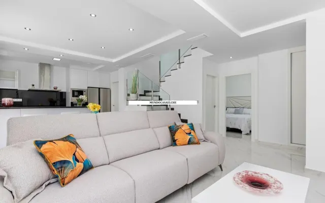 CHALET DE DISEÑO CON PISCINA PROPIA — 14
