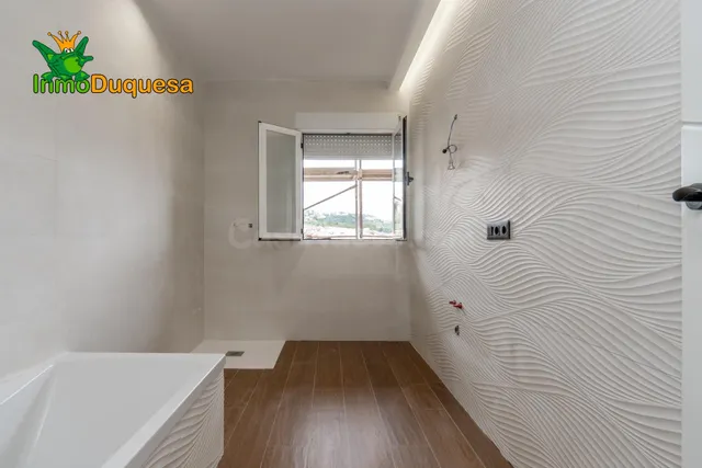 Casa con dimensiones de CHALET en Alfacar, 7 dorm. REFORMA RECIENTE (Sin terminar). — 6