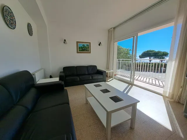 Pis en venda a primeria linia de mar de Pineda de Mar - foto 4