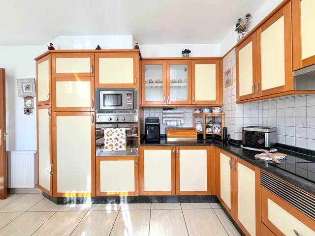 Casa con cuatro dormitorios, terrazas y amplio garaje en Oleiros — 25