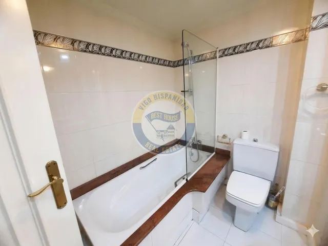 PISAZO DE LUJO CON GARAJE EN ROSALÍA DE CASTRO – VIGO — 18