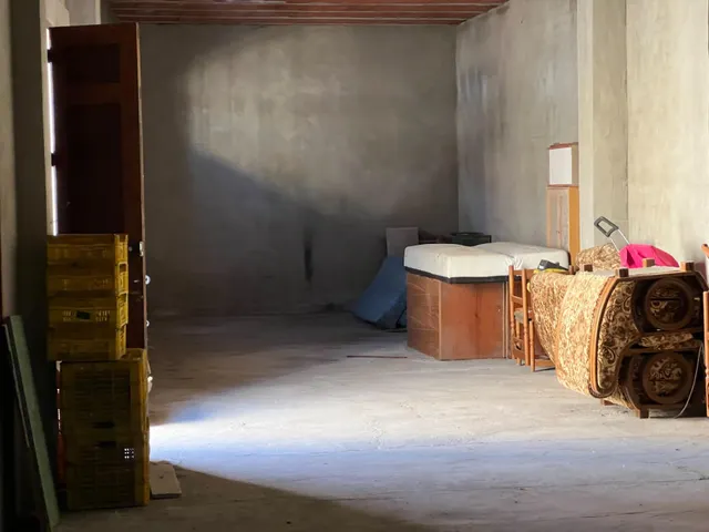 Oportunidad Inmobiliaria en Catral con : Casa Adosada Esquinera con Gran Potencial. — 19
