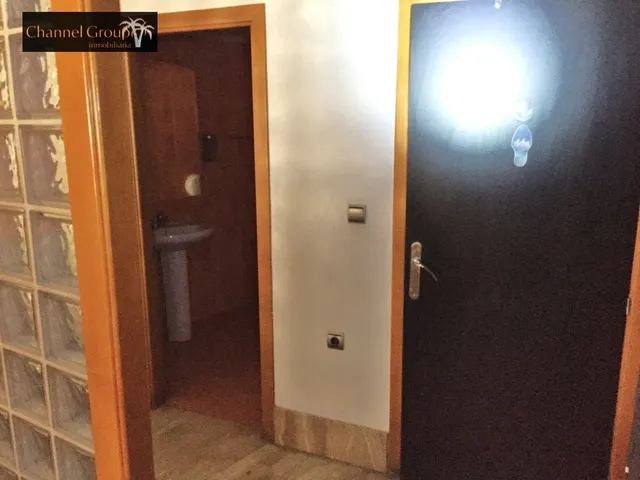 SE VENDE O TRASPASA BAR — 8