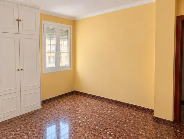 Amplio piso de 5 habitaciones — 13