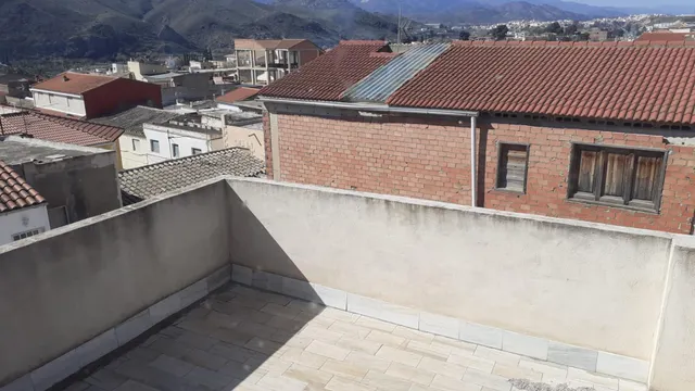 CASA FAMILIAR EN FINES ( ALMERÍA) DE 7 habitaciones. — 37